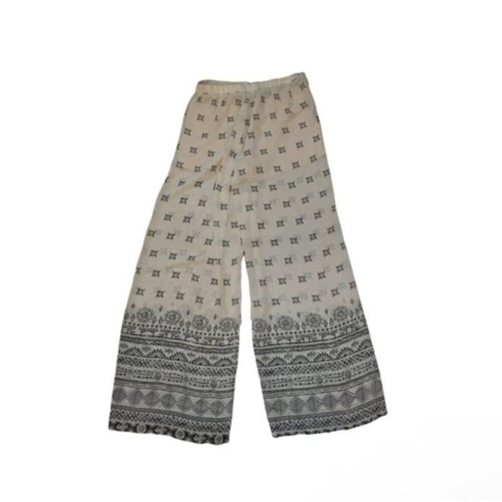 Love Tree small Pants cream geometric print sheer lined shorts resort travel EUC